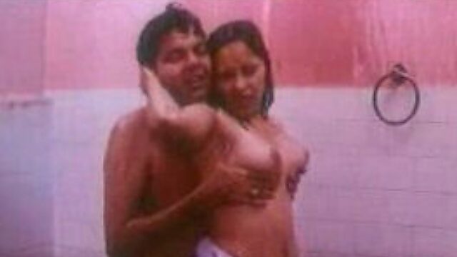 Horny Indian boyfriend pleases his busty gf in the shower