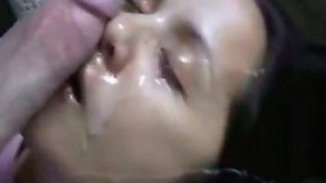 Pretty face of amateur girl is messed up in huge facial cumshot
