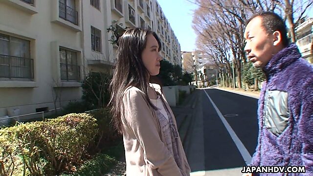Японская девка Джунко Нишимура отдаётся едва ли знакомому чуваку