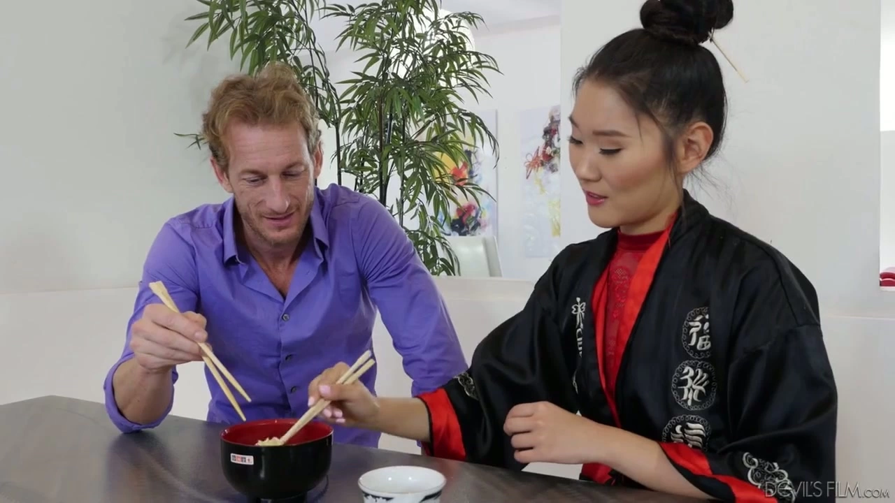 Сюжеті бар әдемі топтық порно