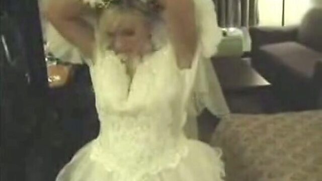 Kinky bride gets rid of wedding dress for sucking a tasty hot tool